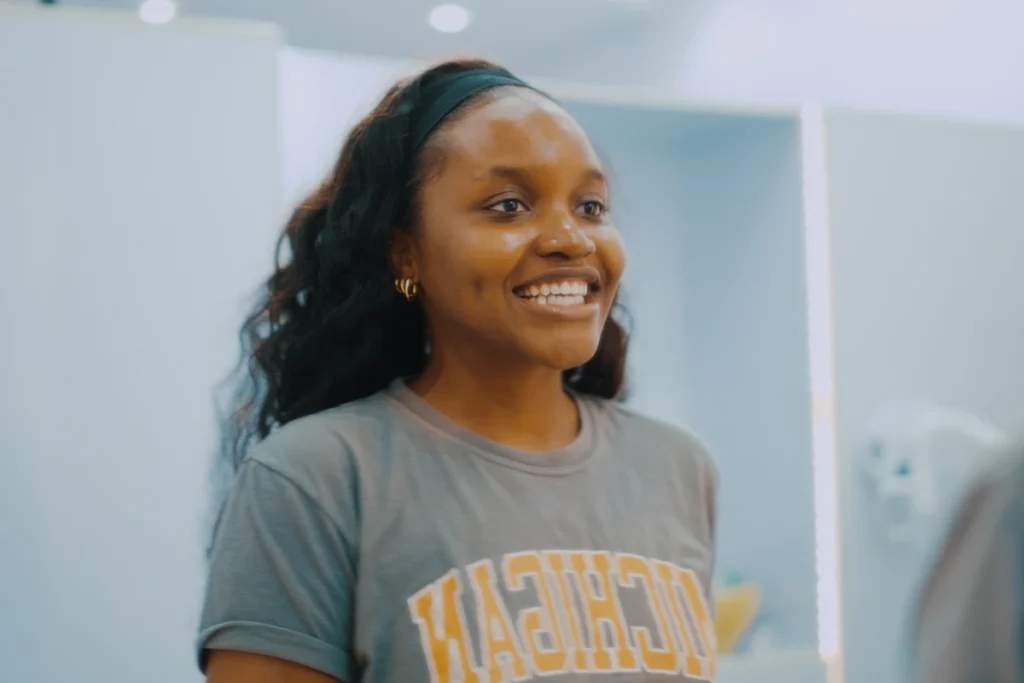 Beautiful Nigerian woman with bright white smile in Lagos